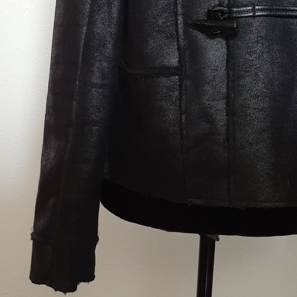 F21 black shimmery coat with faux shearling collar - Picture 4 of 12